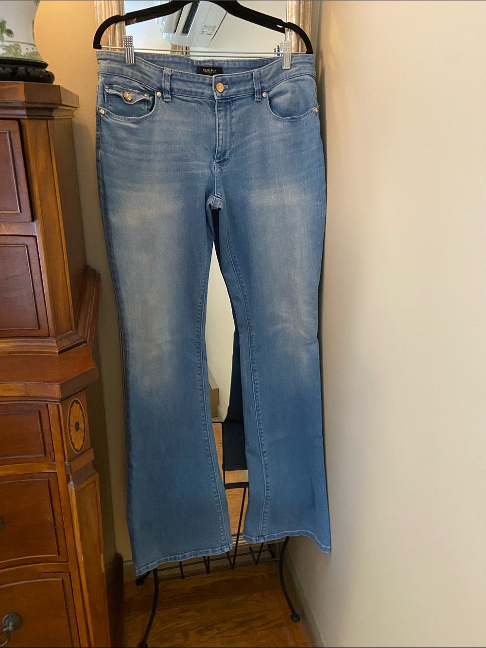 White House Black market Skinny flare 14R